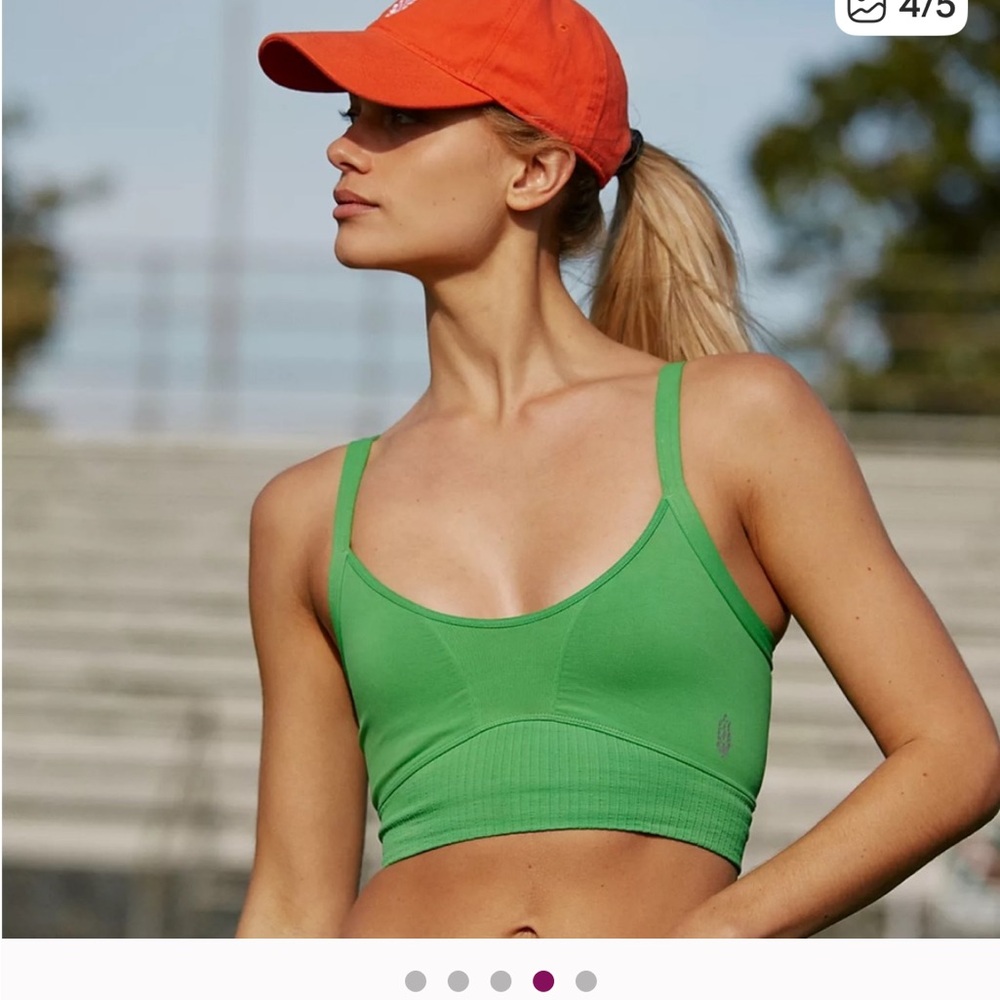 🍏Free People Seamless Sports Bras in Bright Green and Navy
